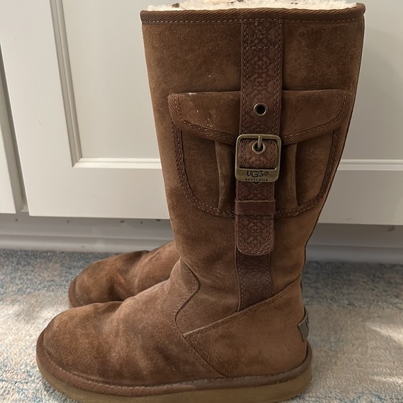 UGGS Tall Fleece Boots with buckle Tan Brown Color women’s size 5 - Picture 1 of 8